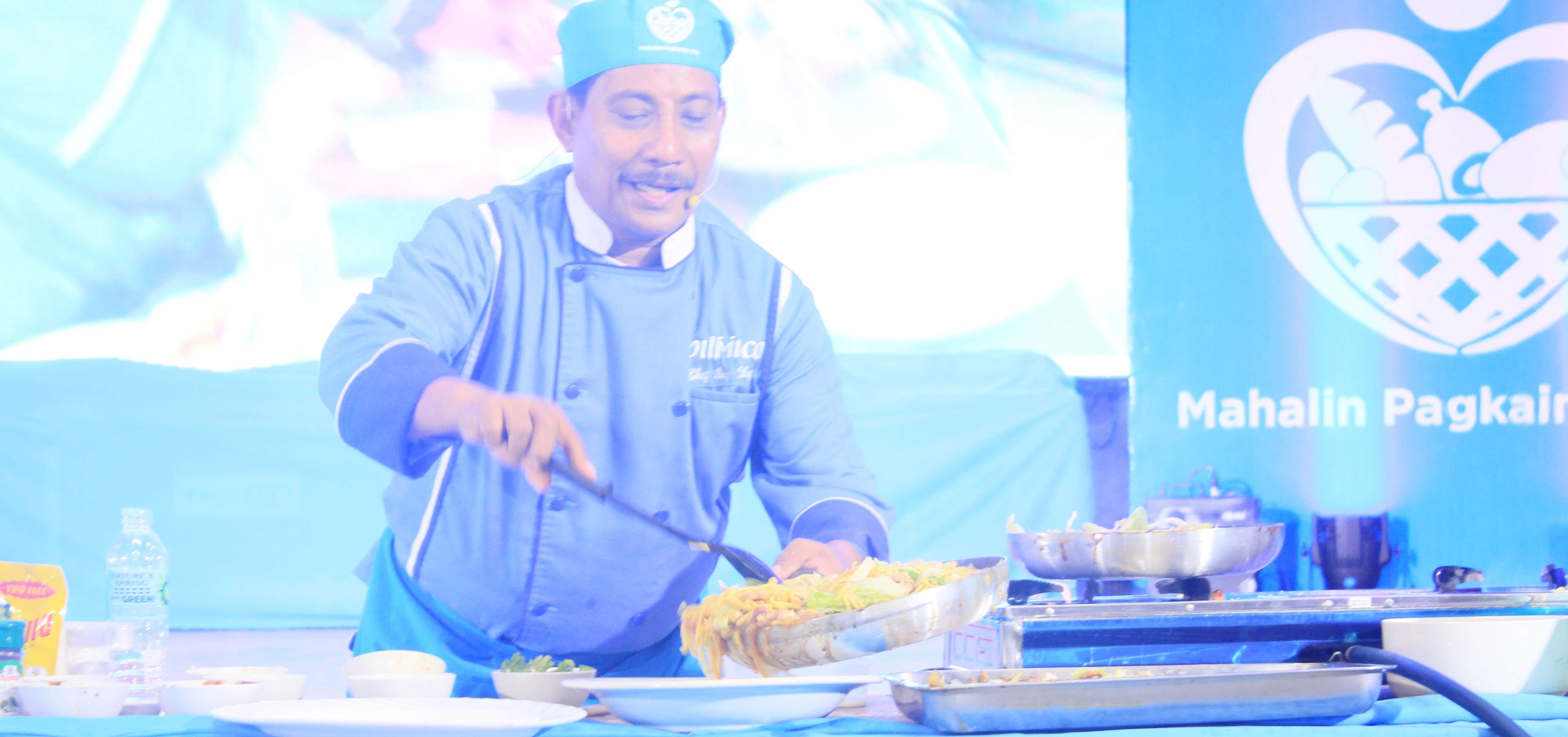 Cooking demo by Mahalin Pagkaing Atin Ambassador, Chef Boy Logro
